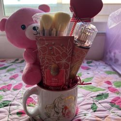 Valentine’s Day Gift Bath & Body Works 