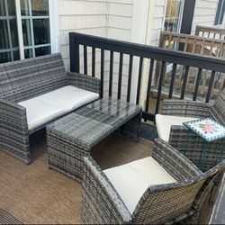 Lily 4-Piece Outdoor Patio Conversation Set