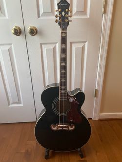 Epiphone EJ-200SCE