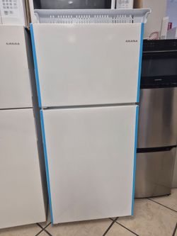 Amana aparment size refrigerator