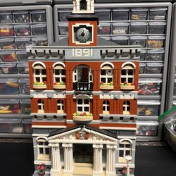 Lego 10224 Modular Building Town Hall