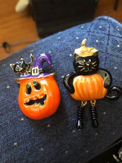 Halloween brooches vintage