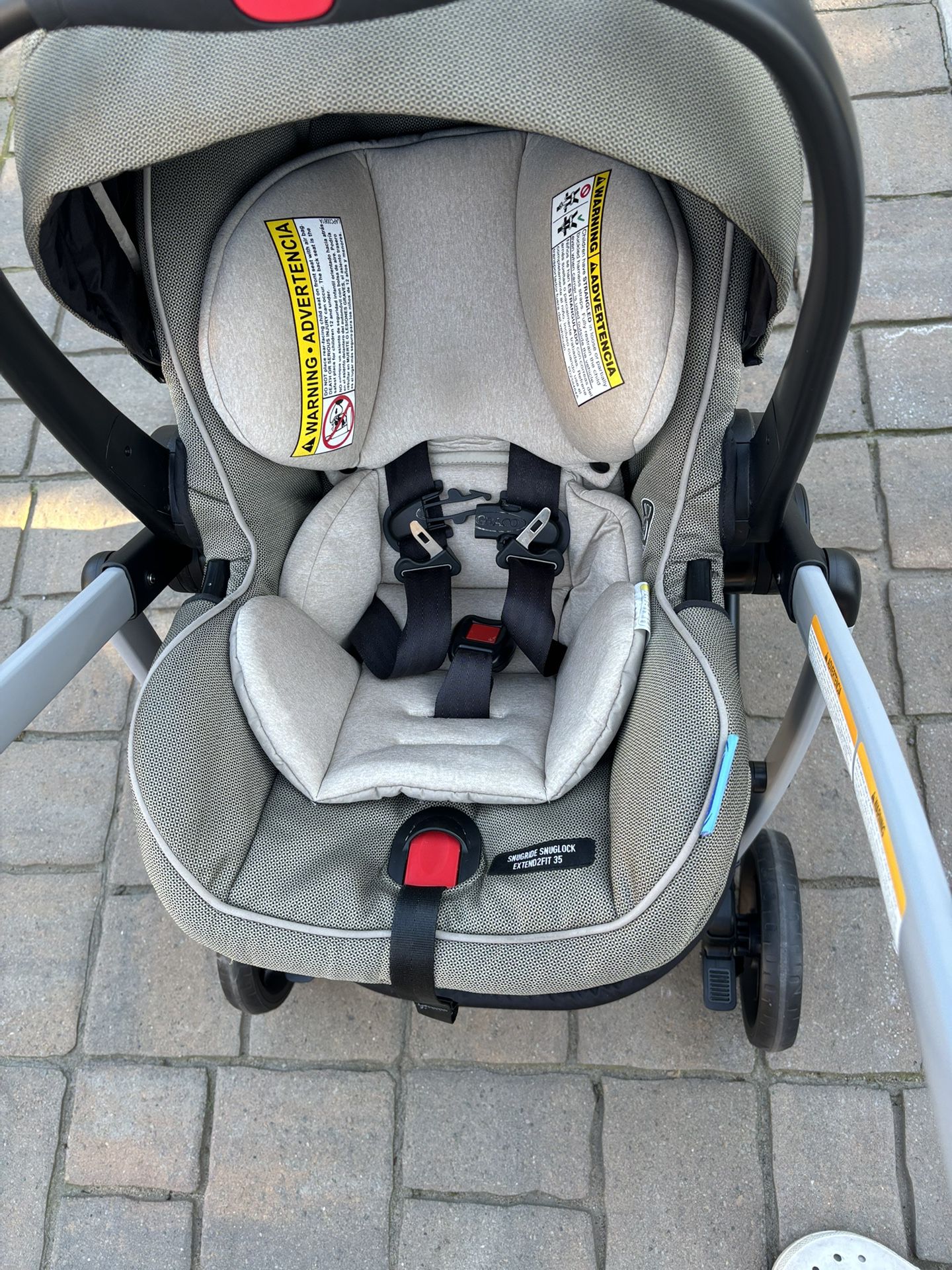 Graco Car seat With Stroller Base And Car seat 