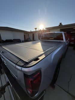 Lid Off A 2022 GMC Longbed