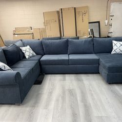 BLUE U-SHAPED SECTIONAL