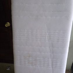 Baby/toddler crib mattress 