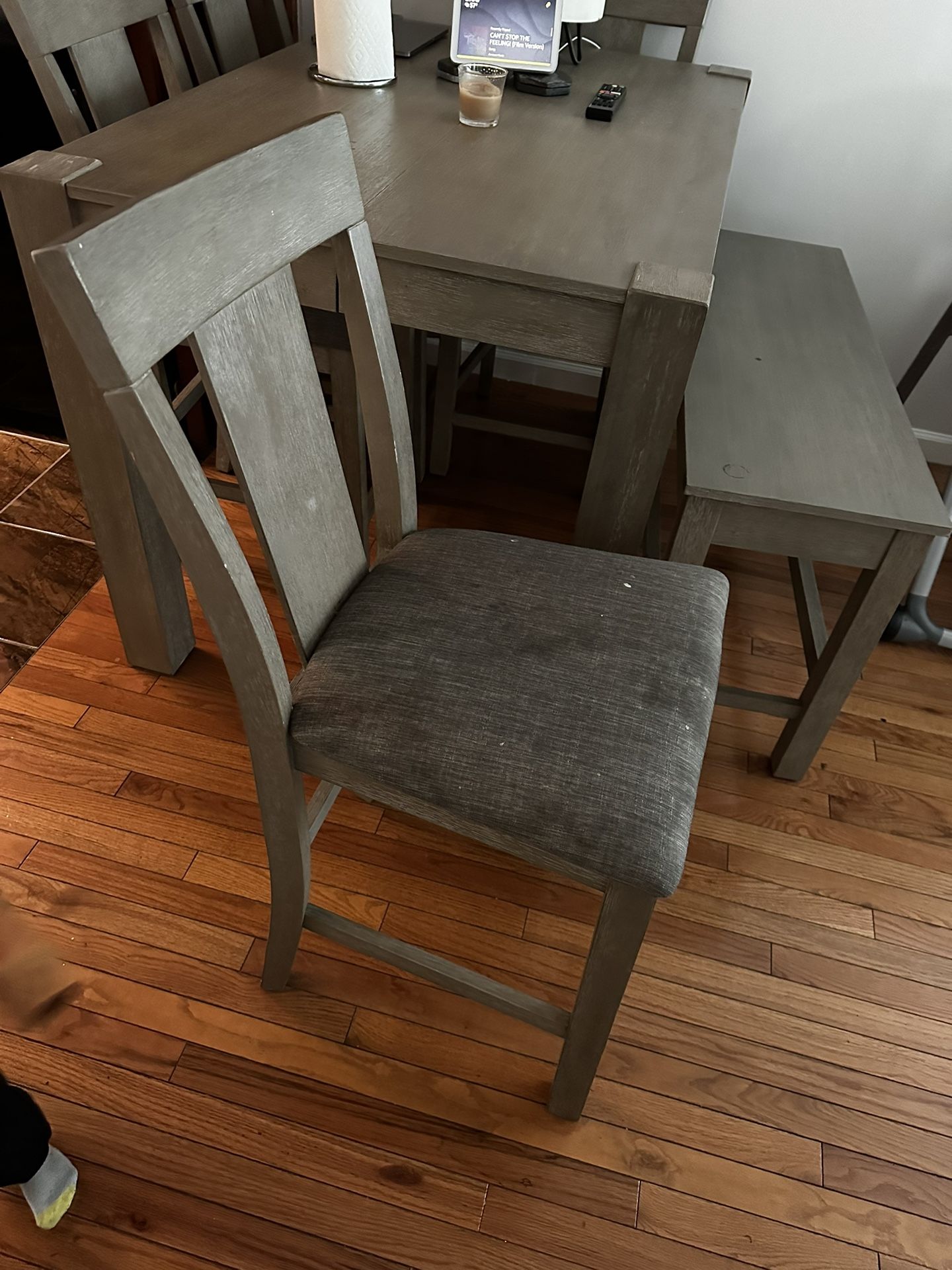 Bobs furniture Dining Table ( Gray ) for Sale in Queens, NY - OfferUp