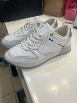 Tommy Hilfiger Sneakers - Size 7 1/2 Women’s