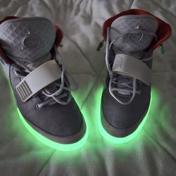 Nike Yeezy Platinum 2