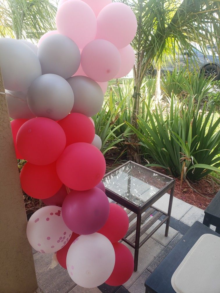Free Balloons Arch 