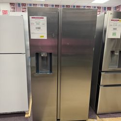 Refrigerator, Samsung New Open Box 36” W Side By Side Fridge