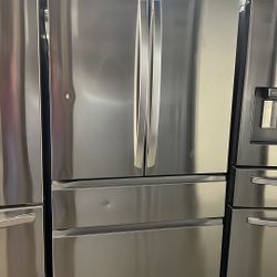 NEW OPEN BOX LG FOUR DOOR REFRIGERATOR STAINLESS STEEL 