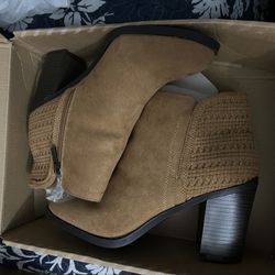 NIB Journee Collection Womens Tru Comfort Foam Jessica Bootie size 11 