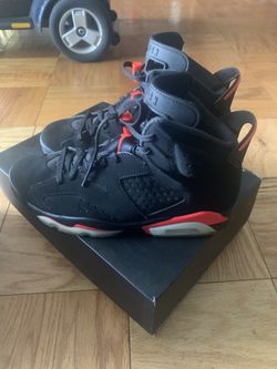 2 Pair Of Shoes 300$