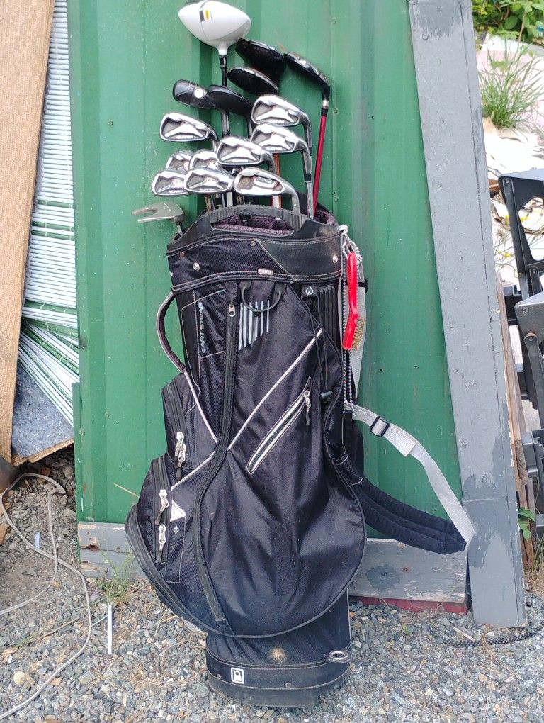 Full Set Of Very Nice Golf Clubs