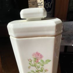 Vintage Vanity/Bathroom/MakeUp Accessories White-Pink Roses-Napco-Japan-Merle Norman Bath Crystals 