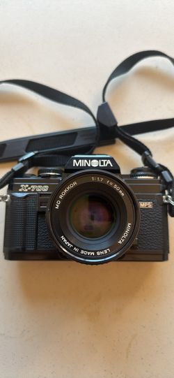 Minoltas X‑700 Film Camera – Full Pro Lens Kit (24mm, 50mm, 100mm, 200mm) + Auto 25 Flash