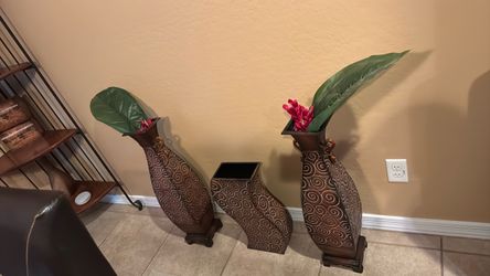 Vases 3pc set $30