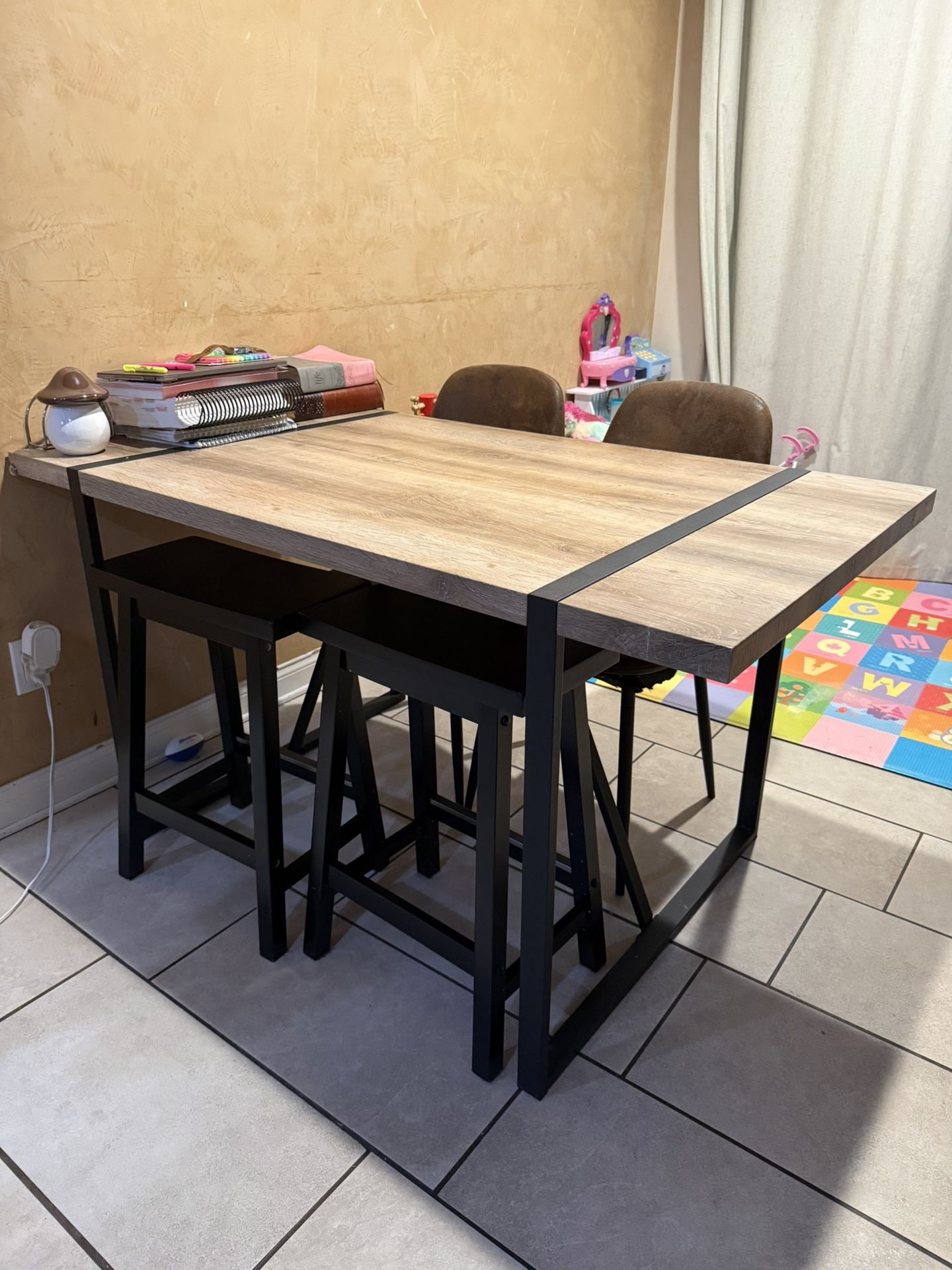 Dinning Table