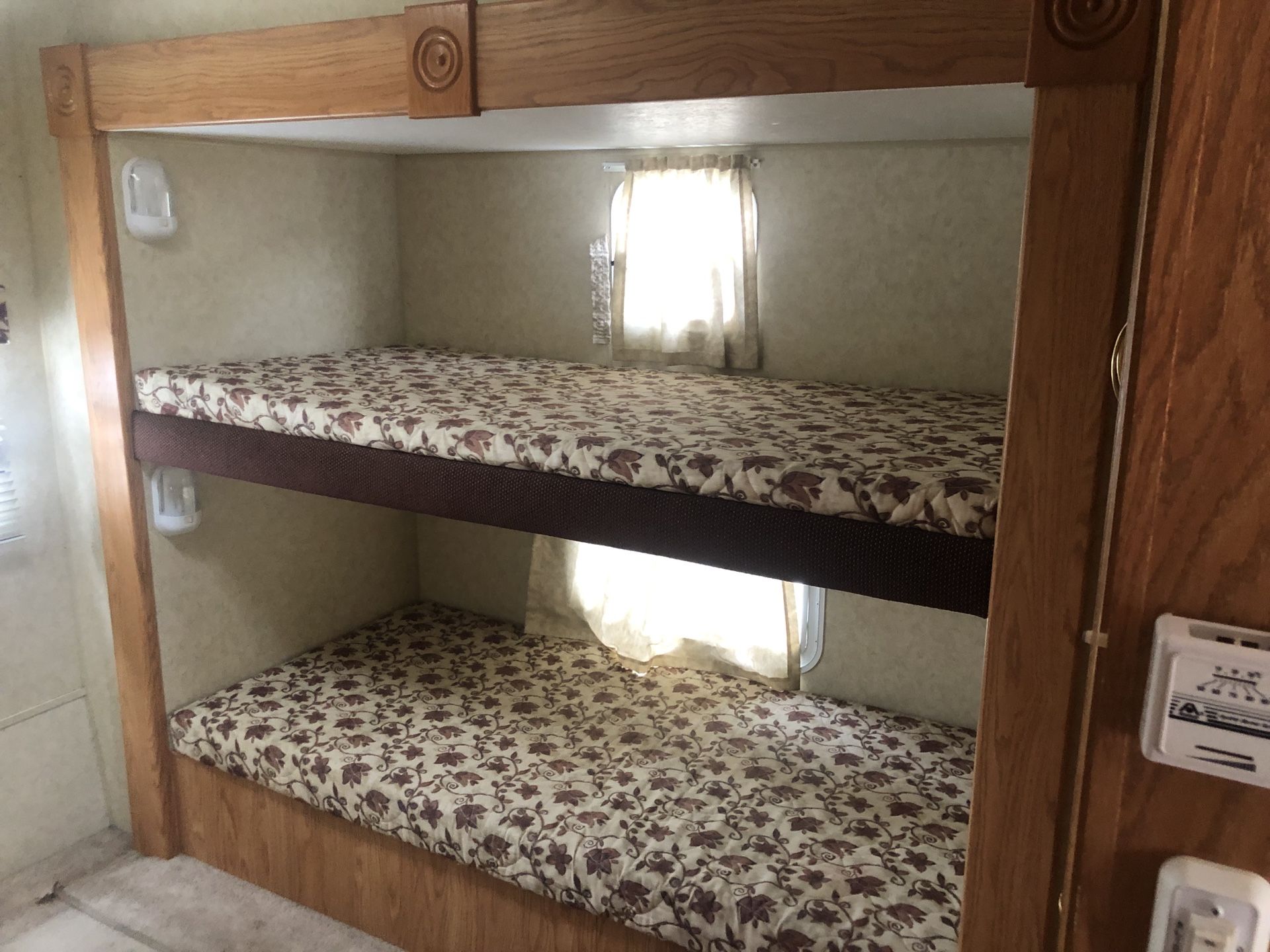 2005 Jayco Jay Flight 31 Ft. Travel Trailer Bunk Beds W/ 2 Slides for Sale in Rancho Cucamonga