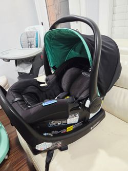 Graco Infant Baby Carseat Car Seat DLX