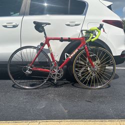 Trek 5200- Shimano Ultrega -OCLV Carbon Race 54 Whit Helmet And Shoes