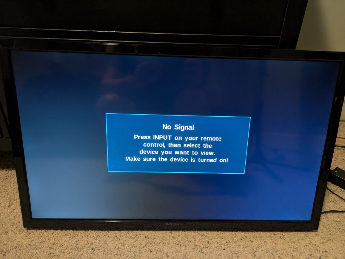 Insignia 32" 720p TV With Wall Mount