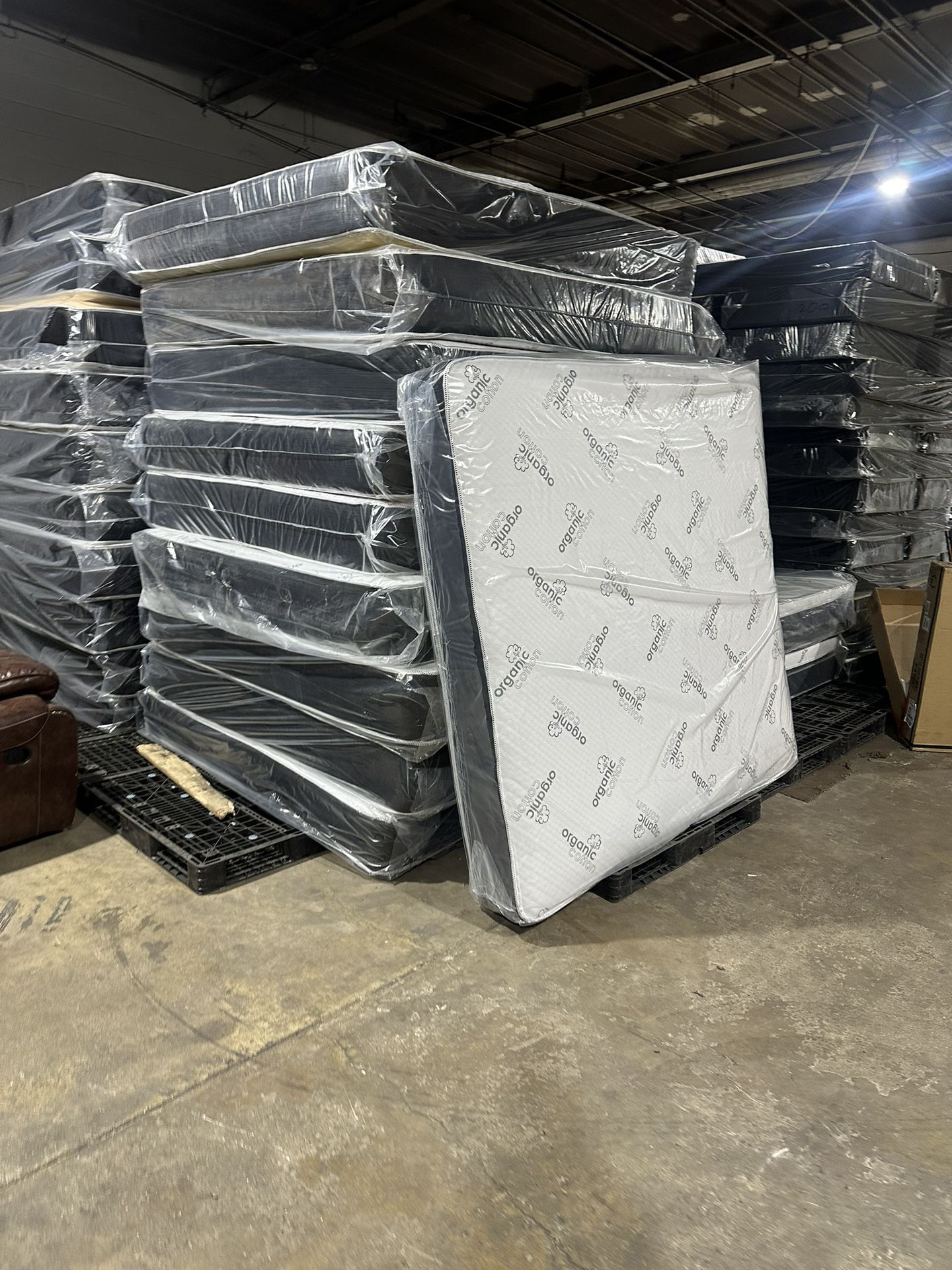 Warehouse mattress for sale just call when you’re ready. 708-289-7715 cash or Zell in delivery.