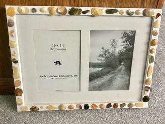 Seashell & Beach Stone Picture Frame White Wood 10” x 14” Overall Size Beautiful