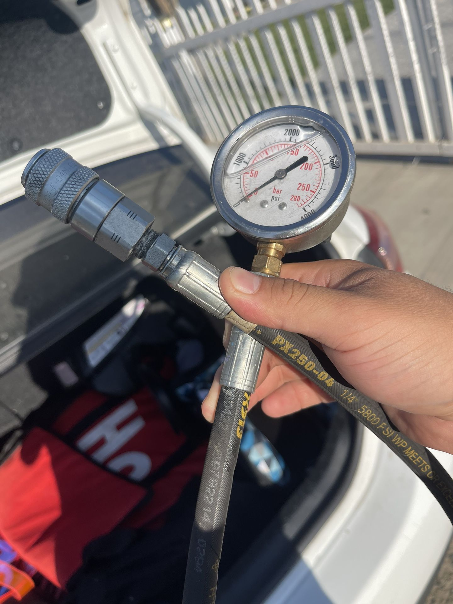 Hydraulic Gauge With Quick Disconnect