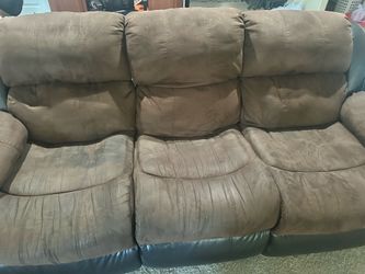 Recliner sofas