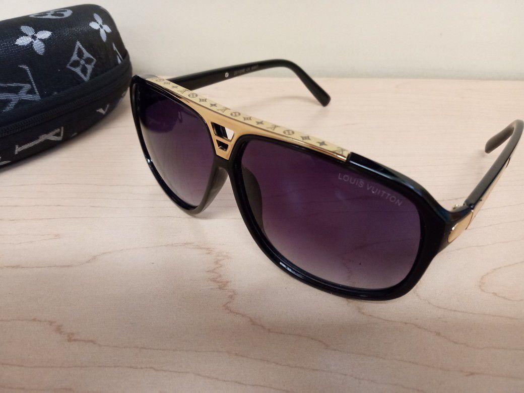 Louis Vuitton 1.1 Evidence Sunglasses for Sale in Warren, OH