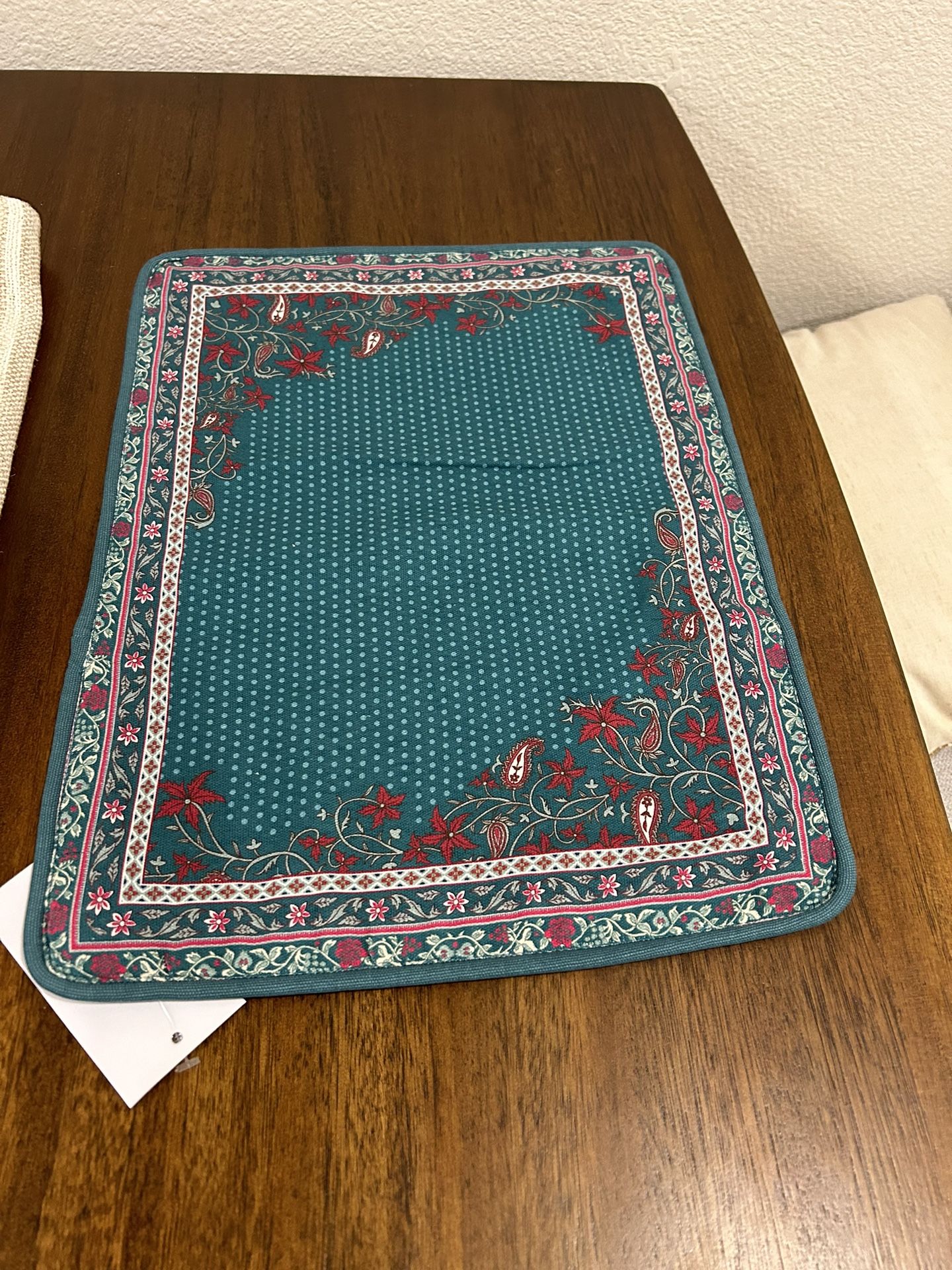 Custom Made Table Mats new