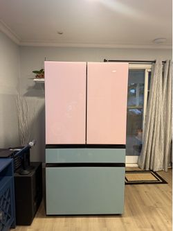 $100 — Samsung BeSpoke 4 door fridge with bad freezer