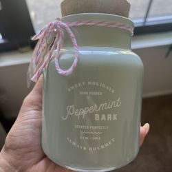 Peppermint Bark Candle 8.8oz