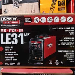  Lincoln Electric 140 Amp LE31MP Multi-Process Stick/MIG/Flux-Core/TIG, 120V, Aluminum Welder with Spool Gun sold separately