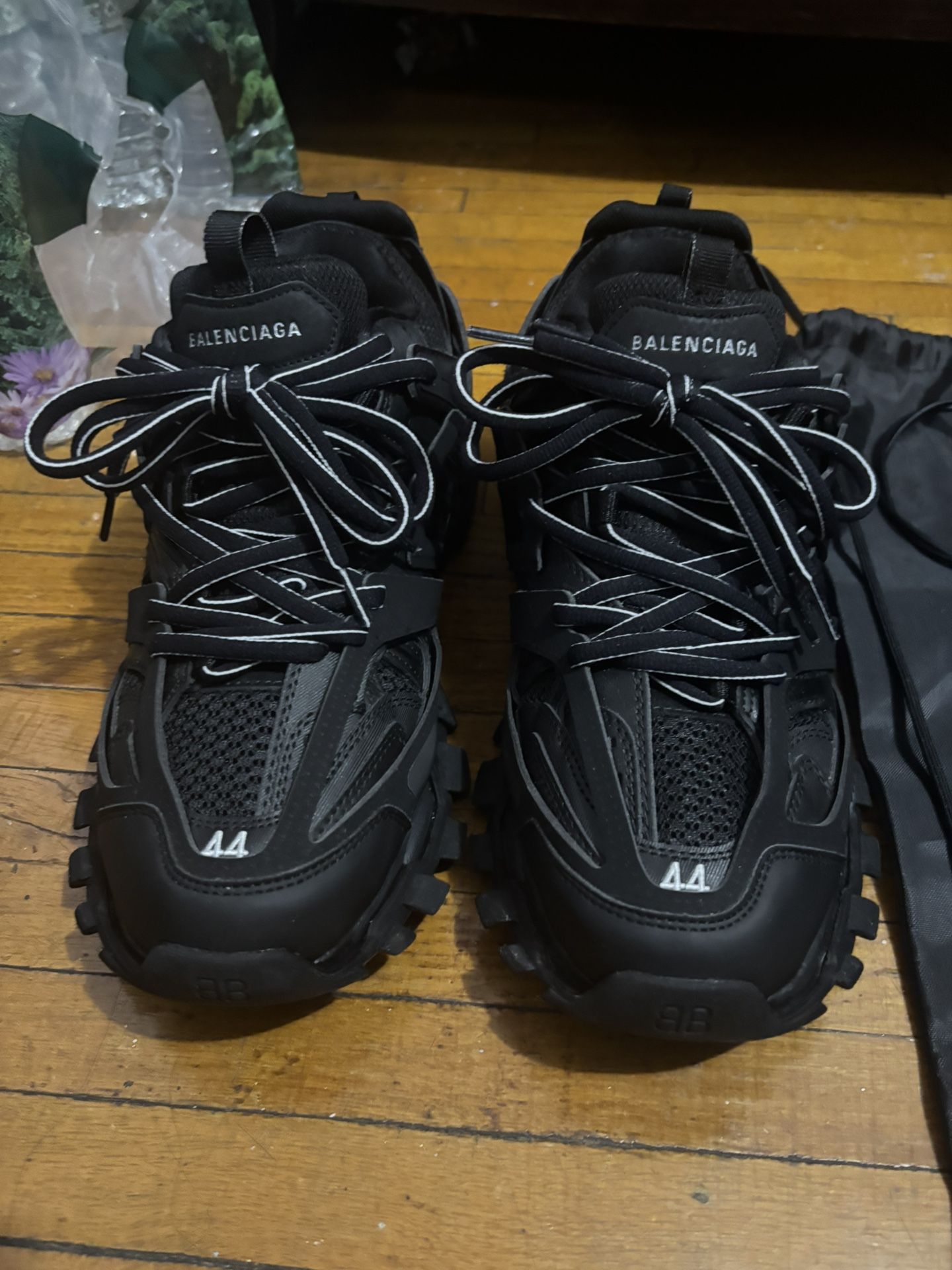 BLACK BALENCIAGA TRACKS (WITH LEDS)