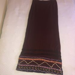 Free People size 3 maroon maxi skirt with sheer over it with embroidery at the bottom and a slit up the side as well as a zipper. Waist 26” Length 39”