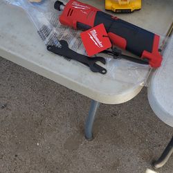 Milwaukee
M12 FUEL 12V Lithium-lon
Brushless Cordless 1/4 in.
Straight Die Grinder (Tool-Only)