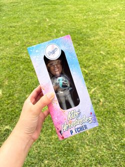 Los Angeles Dodgers 2026 Kike Hernandez Pitching Bobblehead *FOR TRADE*