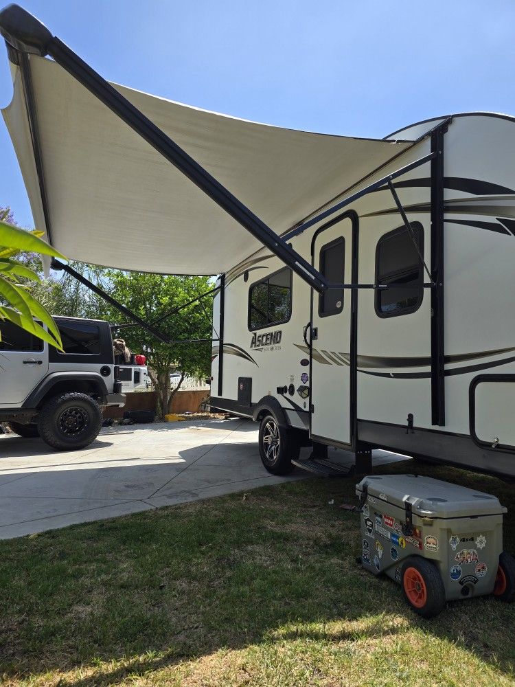 2014 Qcs 19 foot travel trailer