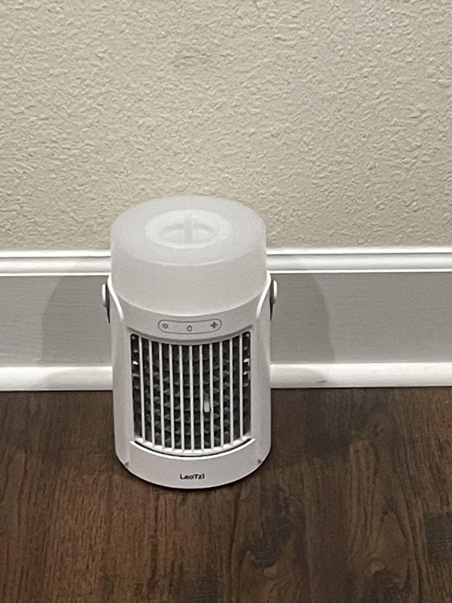 Portable Air Conditioner - Mini Portable - 3 Speeds & 7 LED Colors