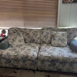 Floral Printed Couches Free
