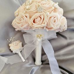 Light peach Roses & Brooches Wedding Bouquet 