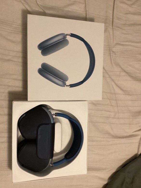 Blue Airpod.Maxes ( Come With Offers)