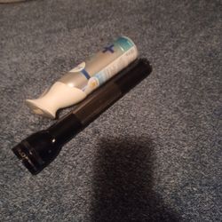 Heavy-duty Flashlight 
