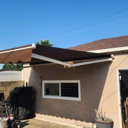 Hand Crank Retractable Awning