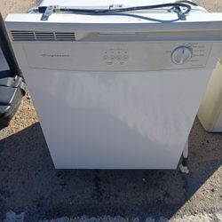 Frigidaire Dishwasher 