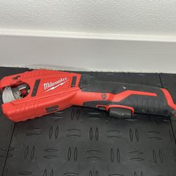 Milwaukee M12 12V Lithium-Ion Cordless Copper Tubing Cutter (Tool-Only)