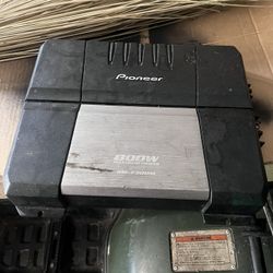 Pioneer 800W AMP